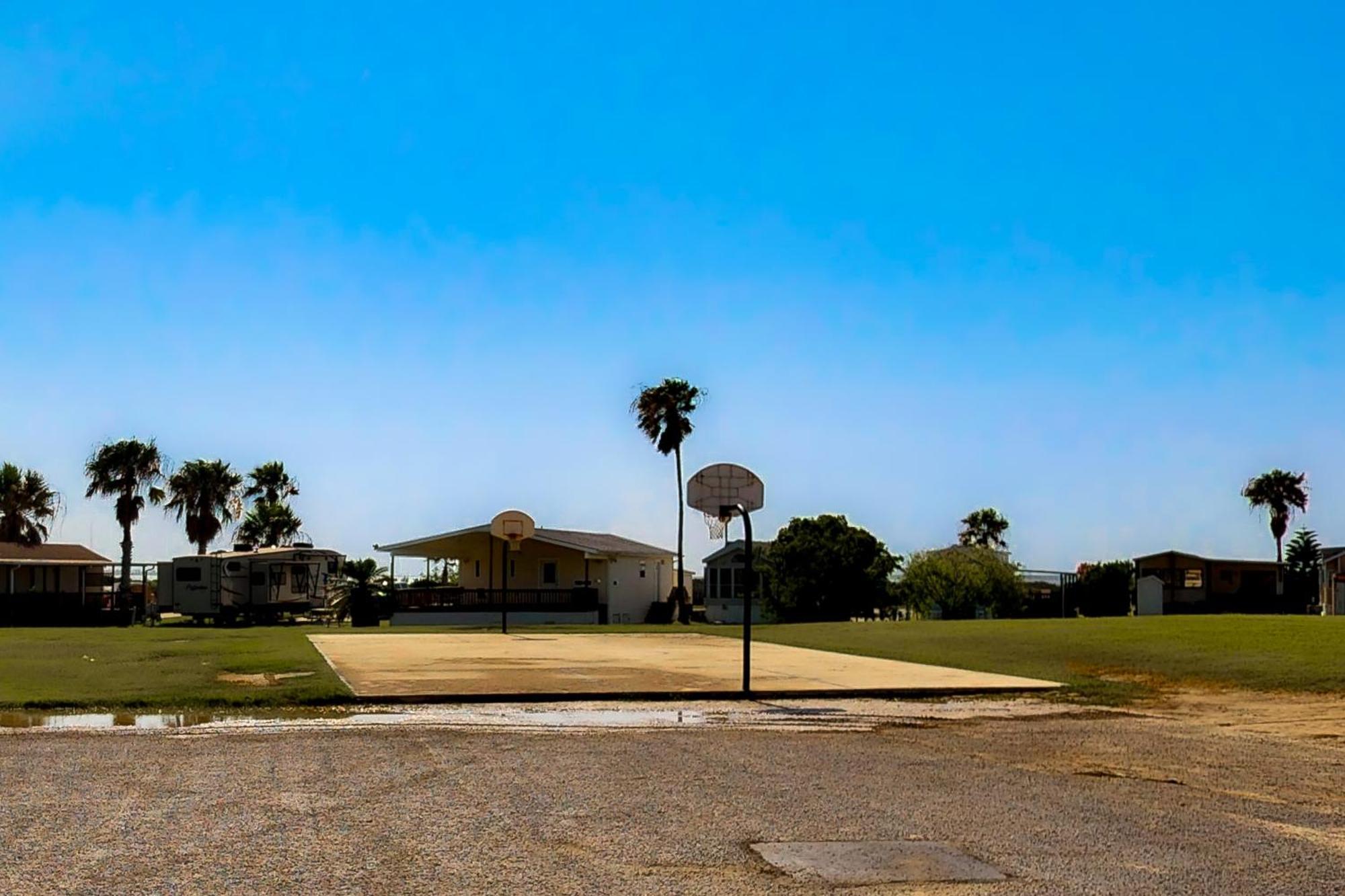 Long Island Village Unit 831 Port Isabel Exterior photo