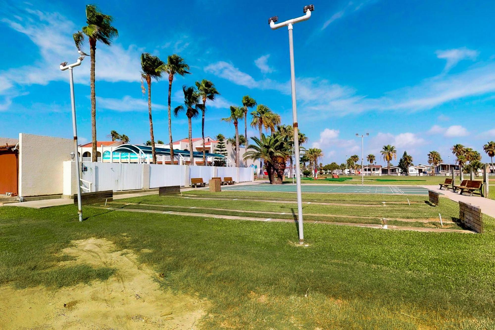 Long Island Village Unit 831 Port Isabel Exterior photo
